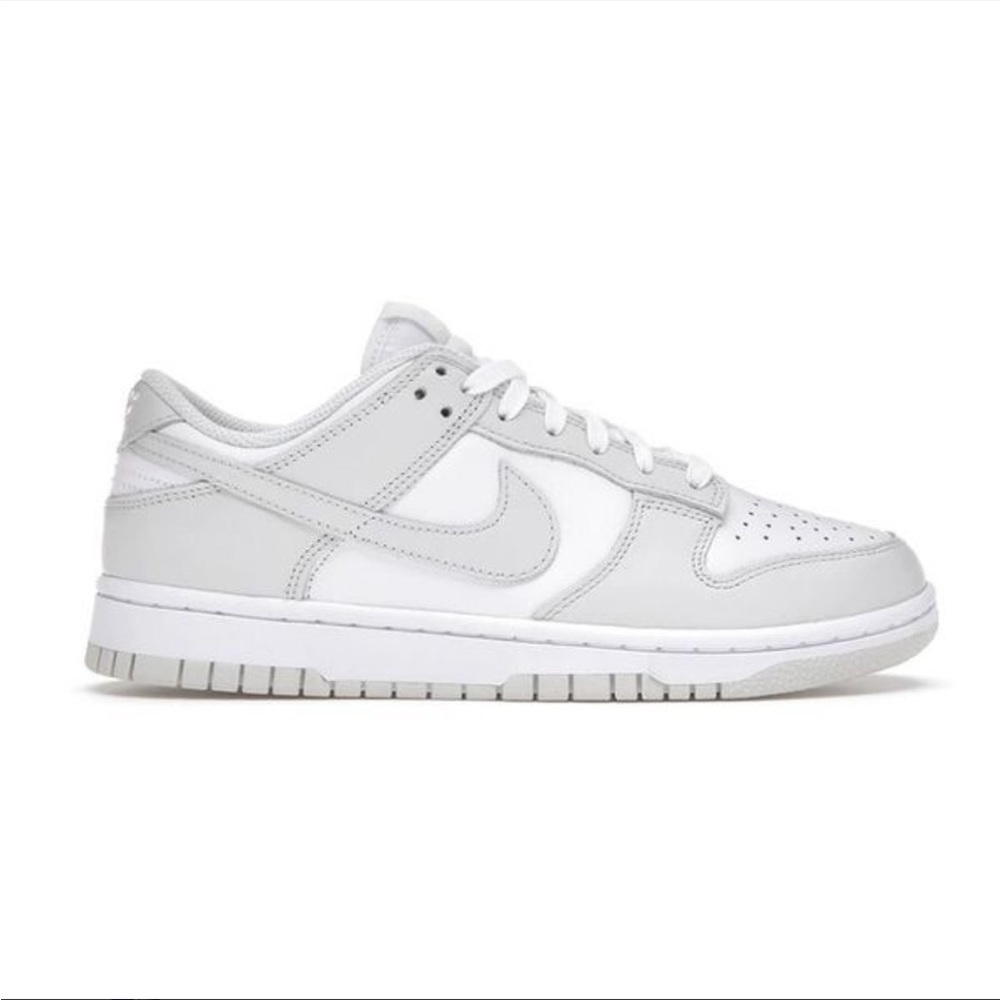 Nike dunks. Men’s 8.5